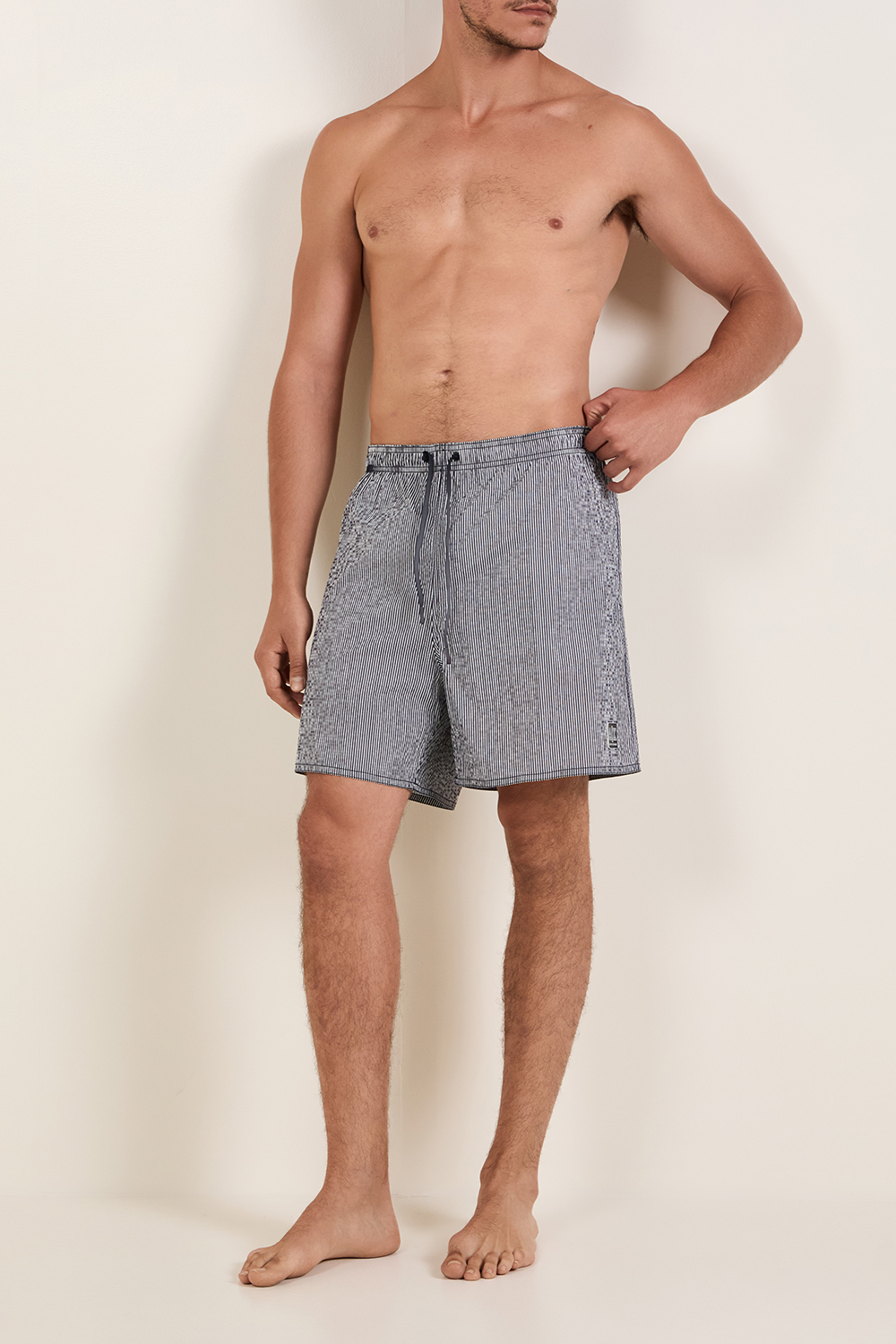 תמונת כל הלוק של מכנסי בגד ים